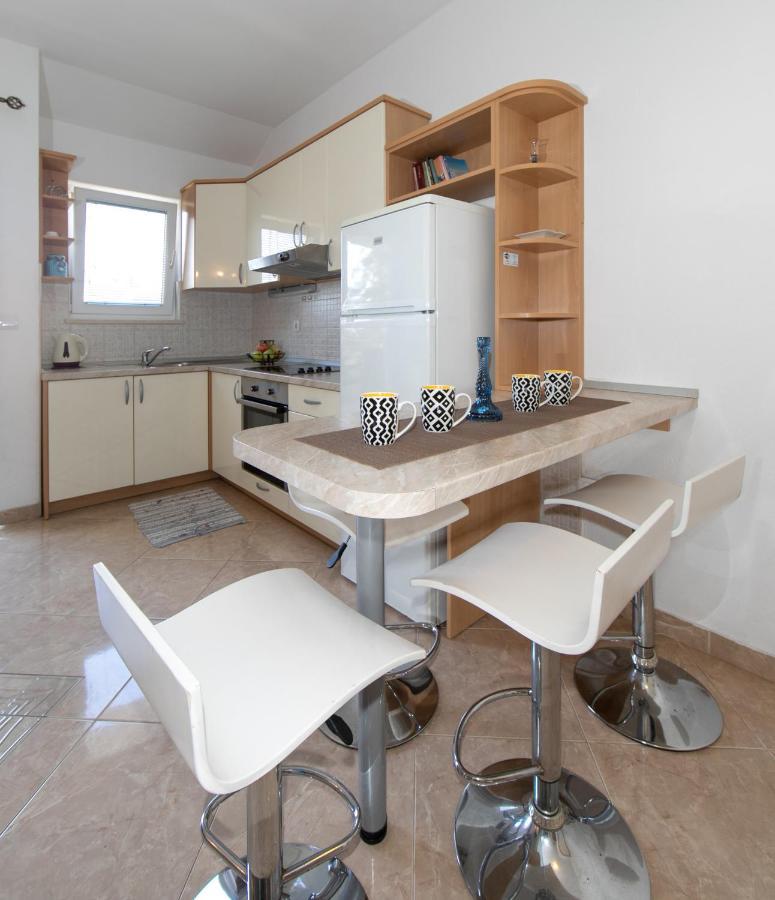 Apartmani Silva Tučepi Esterno foto