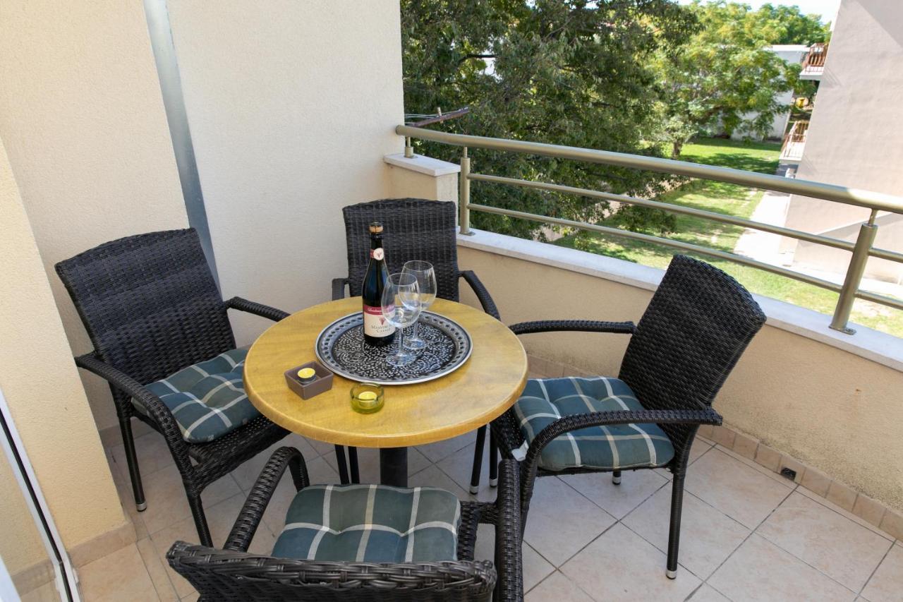 Apartmani Silva Tučepi Esterno foto